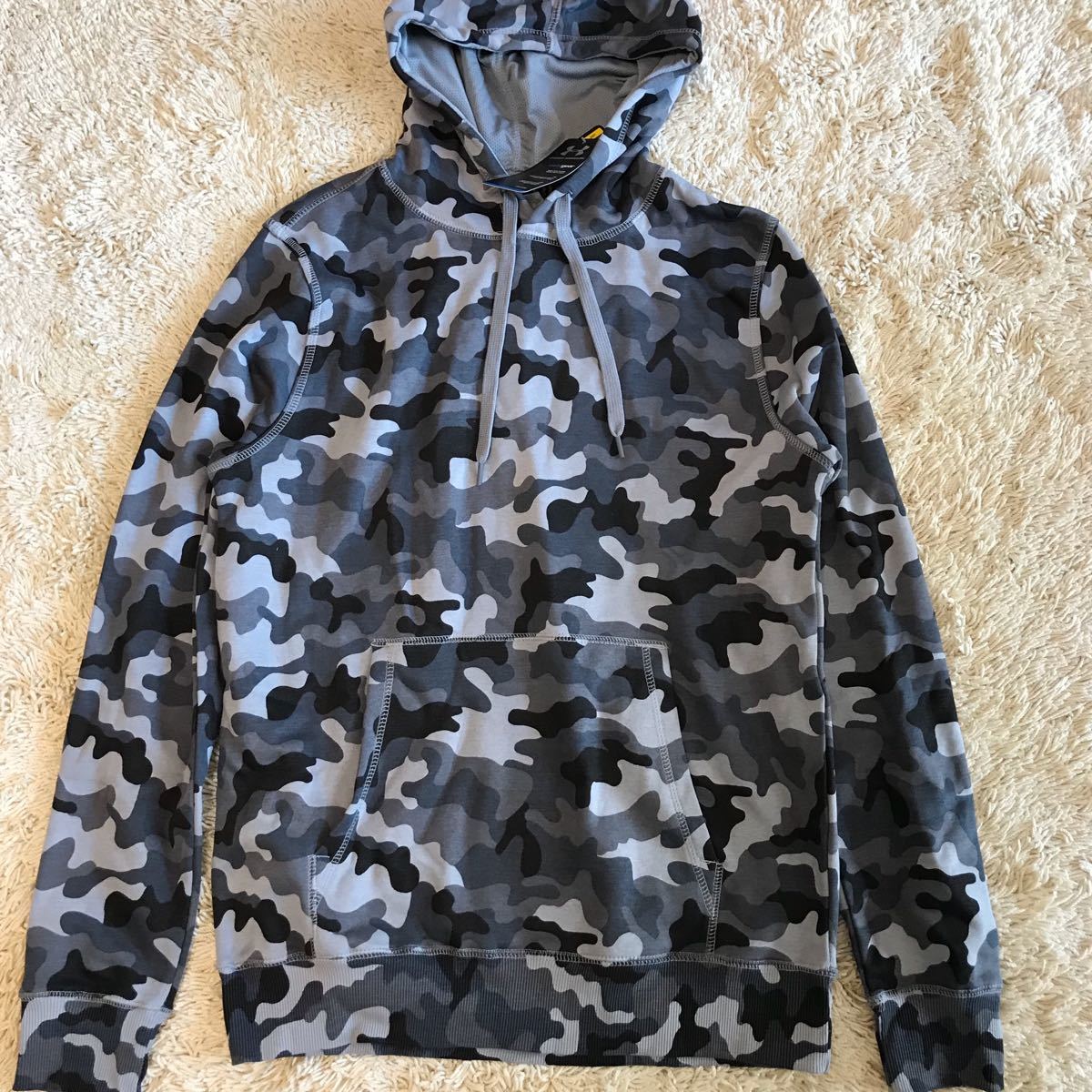 新品 アンダーアーマー UNDER ARMOUR 迷彩 迷彩パーカー Mサイズ 新品 アンダーアーマー UNDER ARMOUR 迷彩 迷彩パーカー Mサイズ