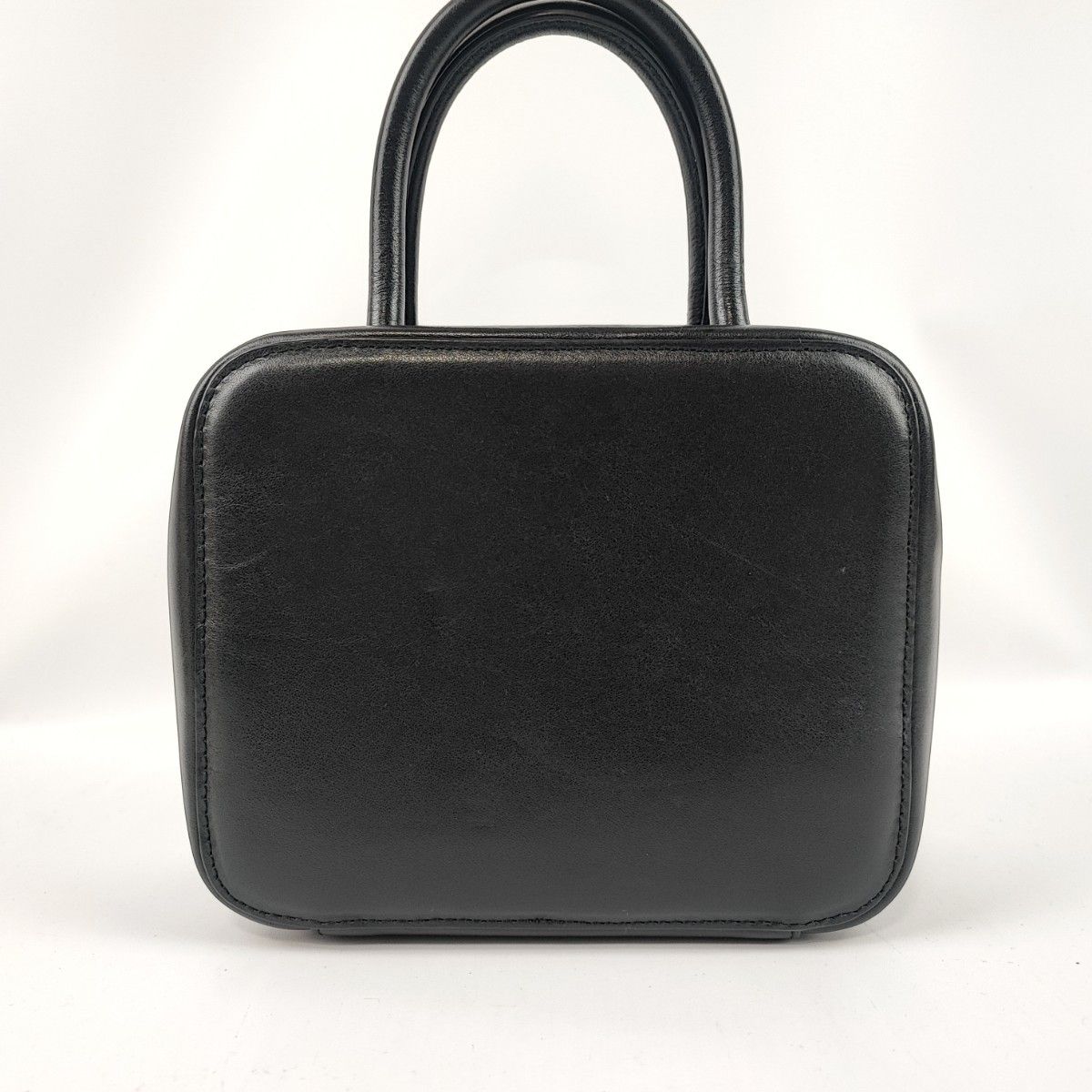 美品 michino PARIS ミチノパリ ピガールバッグ スモール ハロー 美品 michino PARIS ミチノパリ ピガールバッグ スモール ハロー