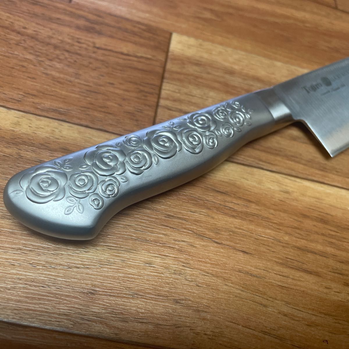 藤次郎ロゼ 浜田ママ 小三徳包丁 コバルト合金鋼 軽量 未使用 藤次郎ロゼ 浜田ママ 小三徳包丁 コバルト合金鋼 軽量 未使用