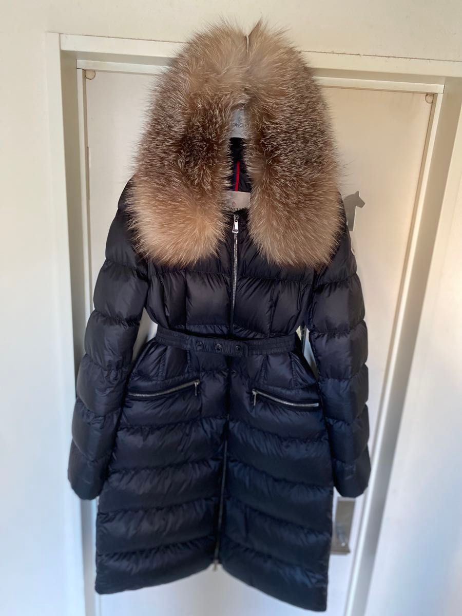 美品 モンクレール BOEDIC ブルーフロストフォックスファー 美品 モンクレール BOEDIC ブルーフロストフォックスファー
