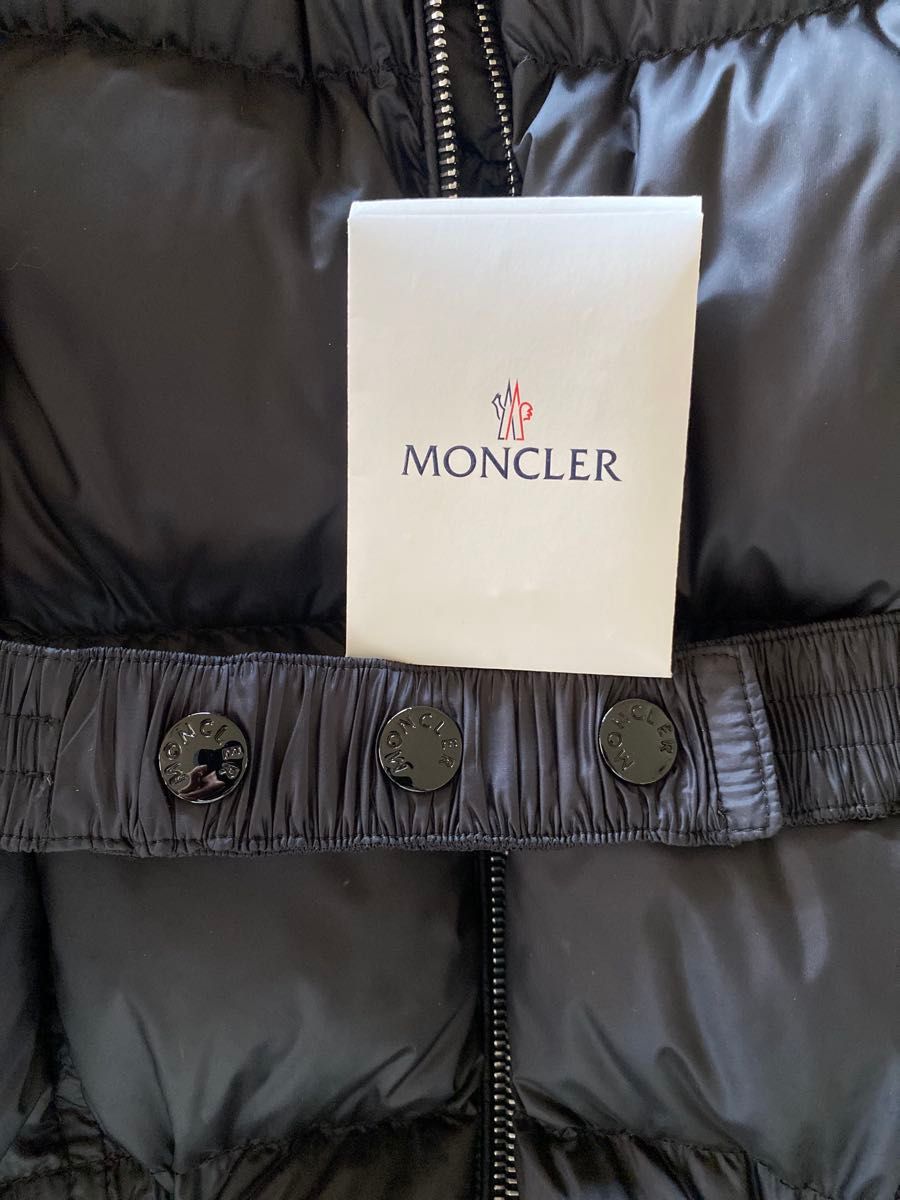 美品 モンクレール BOEDIC ブルーフロストフォックスファー 美品 モンクレール BOEDIC ブルーフロストフォックスファー