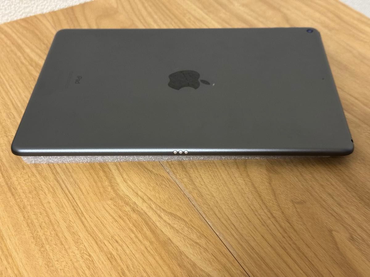 iPad Air 第3世代 Wi-Fi 64GBスペースグレイ A2152 カバー付き iPad Air 第3世代 Wi-Fi 64GBスペースグレイ A2152 カバー付き