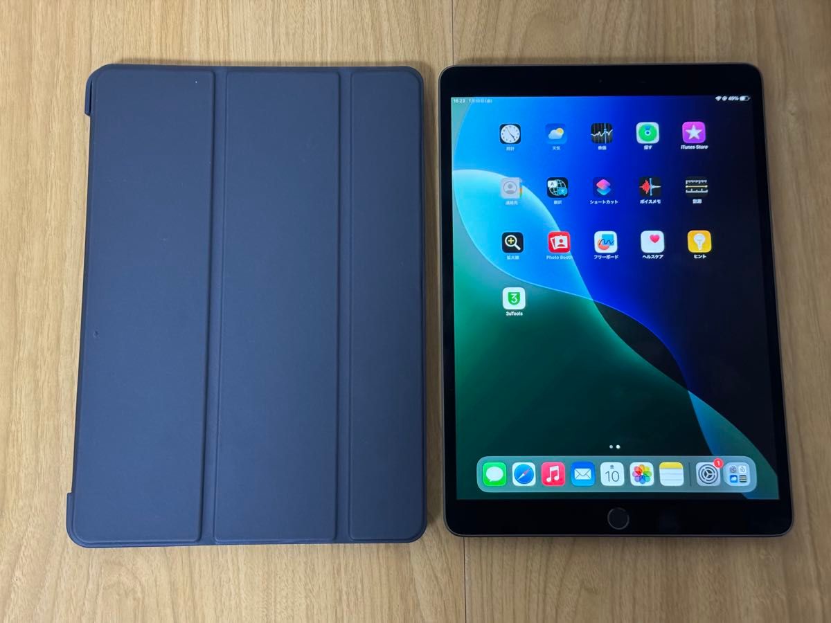 iPad Air 第3世代 Wi-Fi 64GBスペースグレイ A2152 カバー付き iPad Air 第3世代 Wi-Fi 64GBスペースグレイ A2152 カバー付き