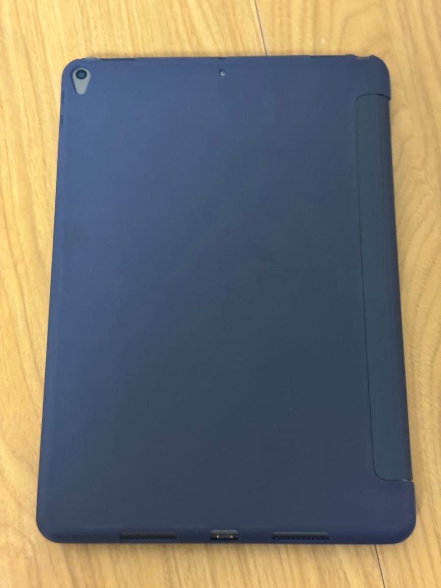 iPad Air 第3世代 Wi-Fi 64GBスペースグレイ A2152 カバー付き iPad Air 第3世代 Wi-Fi 64GBスペースグレイ A2152 カバー付き