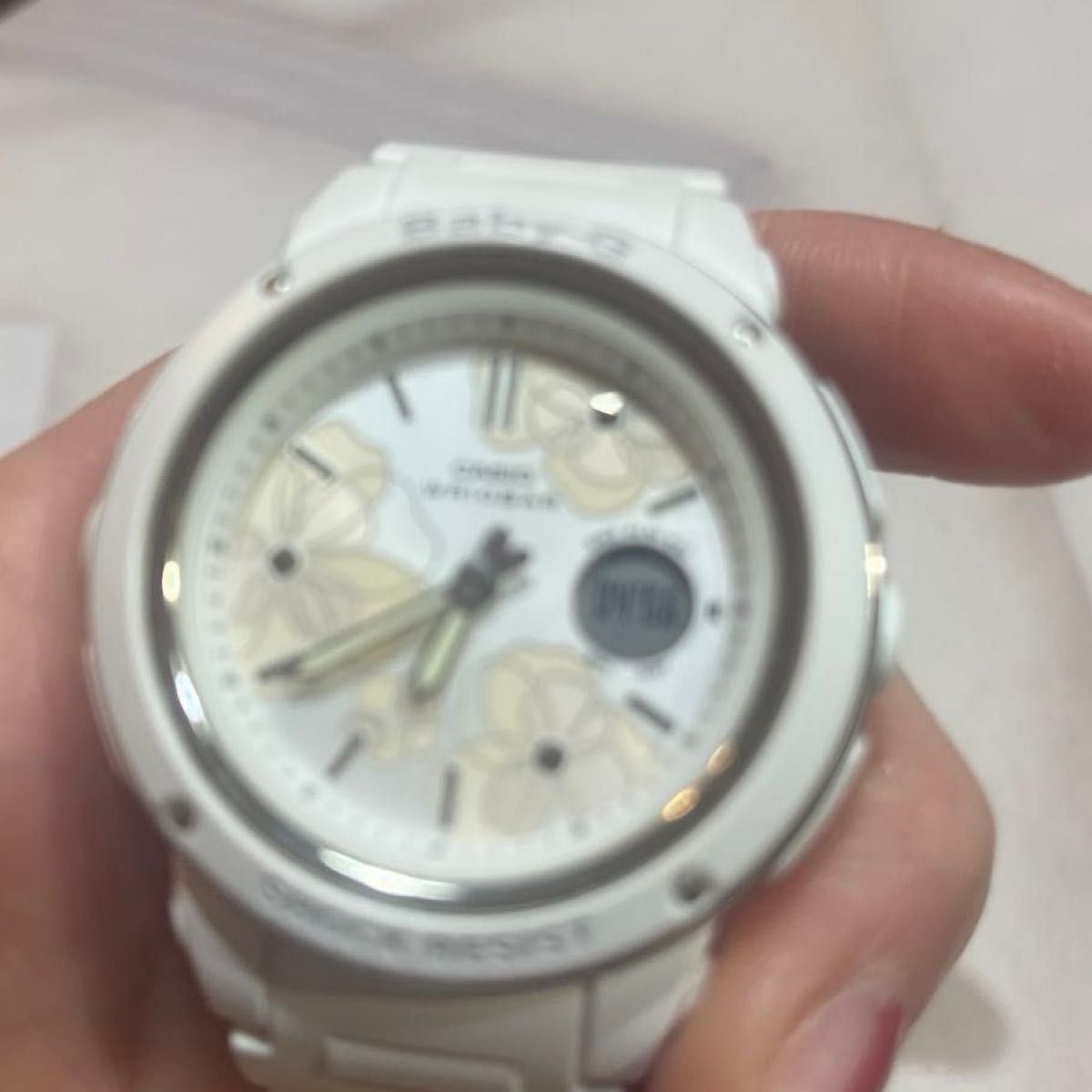 カシオ ベビーG CASIO BABY-G 5595 ホワイト 花柄 防水 ライト付 カシオ ベビーG CASIO BABY-G 5595 ホワイト 花柄 防水 ライト付
