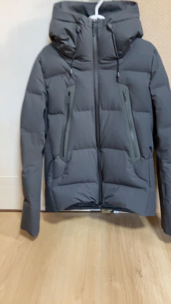 DESCENTE ALLTERRAIN 水沢ダウン マウンテニア　ダークグレー　極美品