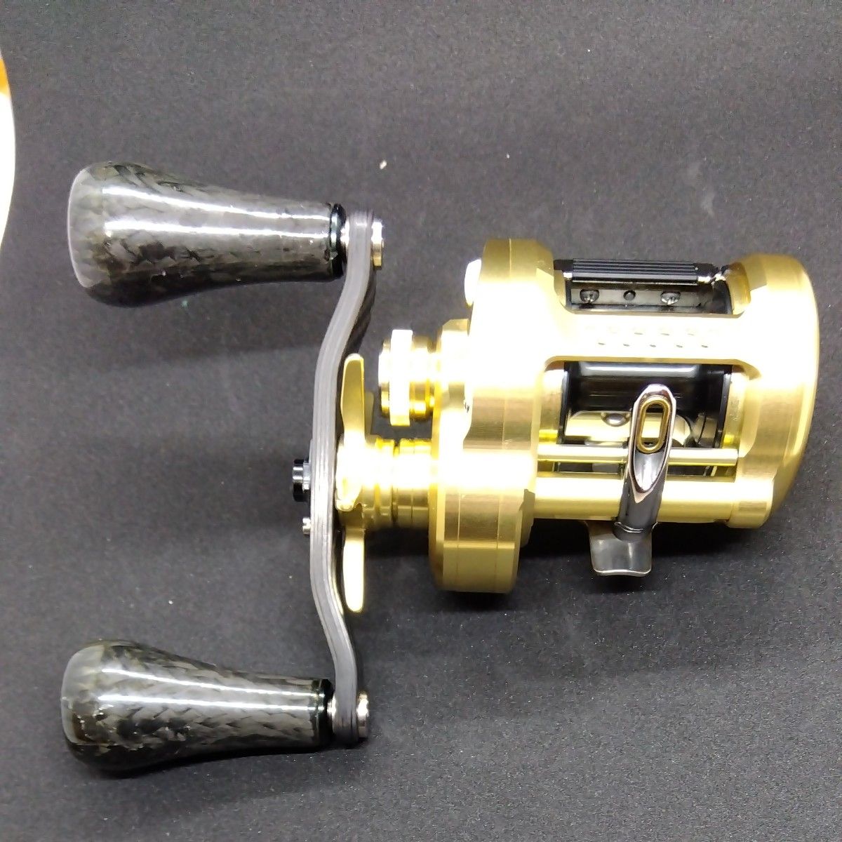 シマノ 23カルカッタコンクエストMD 400XGLH 右ハンドル ベイト シマノ 23カルカッタコンクエストMD 400XGLH 右ハンドル ベイト