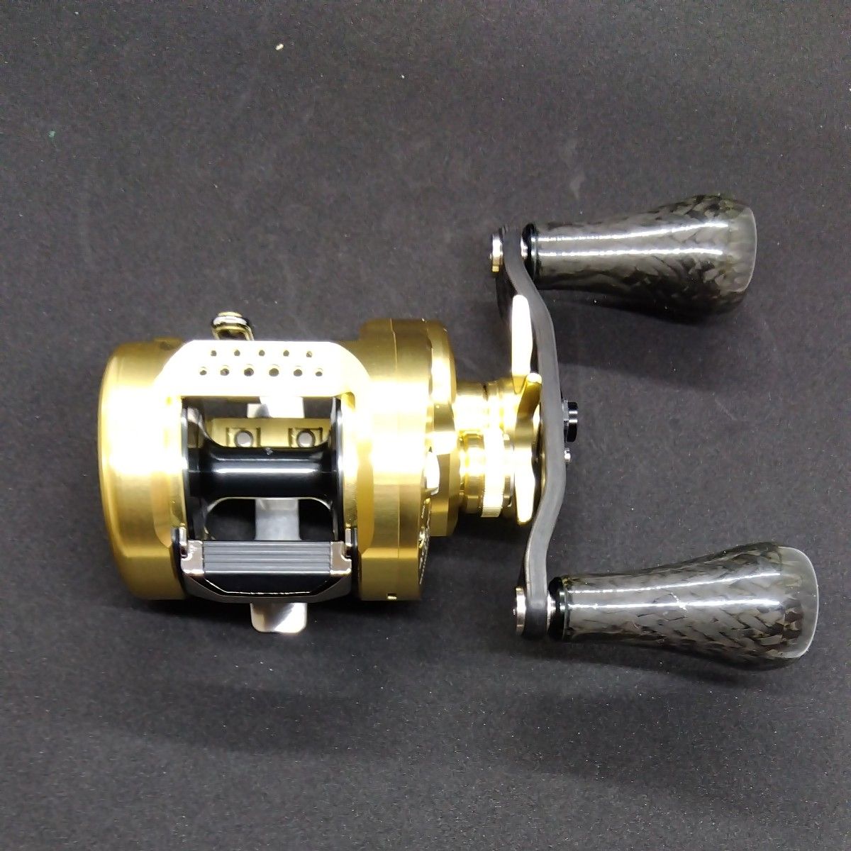 シマノ 23カルカッタコンクエストMD 400XGLH 右ハンドル ベイト シマノ 23カルカッタコンクエストMD 400XGLH 右ハンドル ベイト
