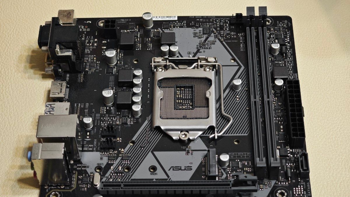 中古美品 ASUS H310M-AT R2 0 最新BIOS更新 windows11サポート 中古美品 ASUS H310M-AT R2 0 最新BIOS更新 windows11サポート