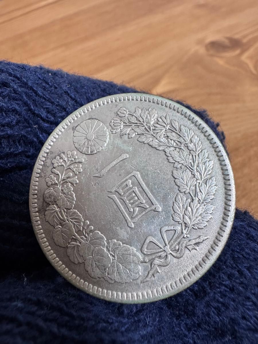 本物保証 新一円銀貨 小型 明治39年 特年 希少 極美品 1円 一圓 本物保証 新一円銀貨 小型 明治39年 特年 希少 極美品 1円 一圓