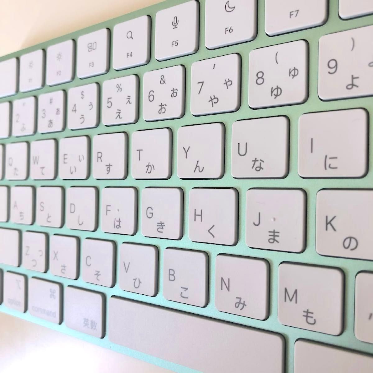 新品にちかい/超美品】グリーン Apple Magic Keyboard マジック 新品にちかい/超美品】グリーン Apple Magic Keyboard マジック