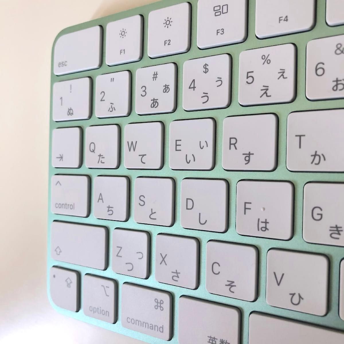 新品にちかい/超美品】グリーン Apple Magic Keyboard マジック 新品にちかい/超美品】グリーン Apple Magic Keyboard マジック