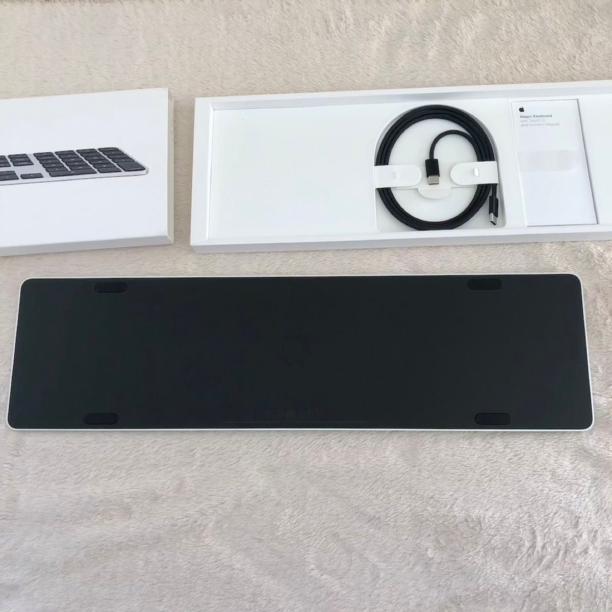 最新ブラックモデル USB-C Apple Magic Keyboard 純正 最新ブラックモデル USB-C Apple Magic Keyboard 純正