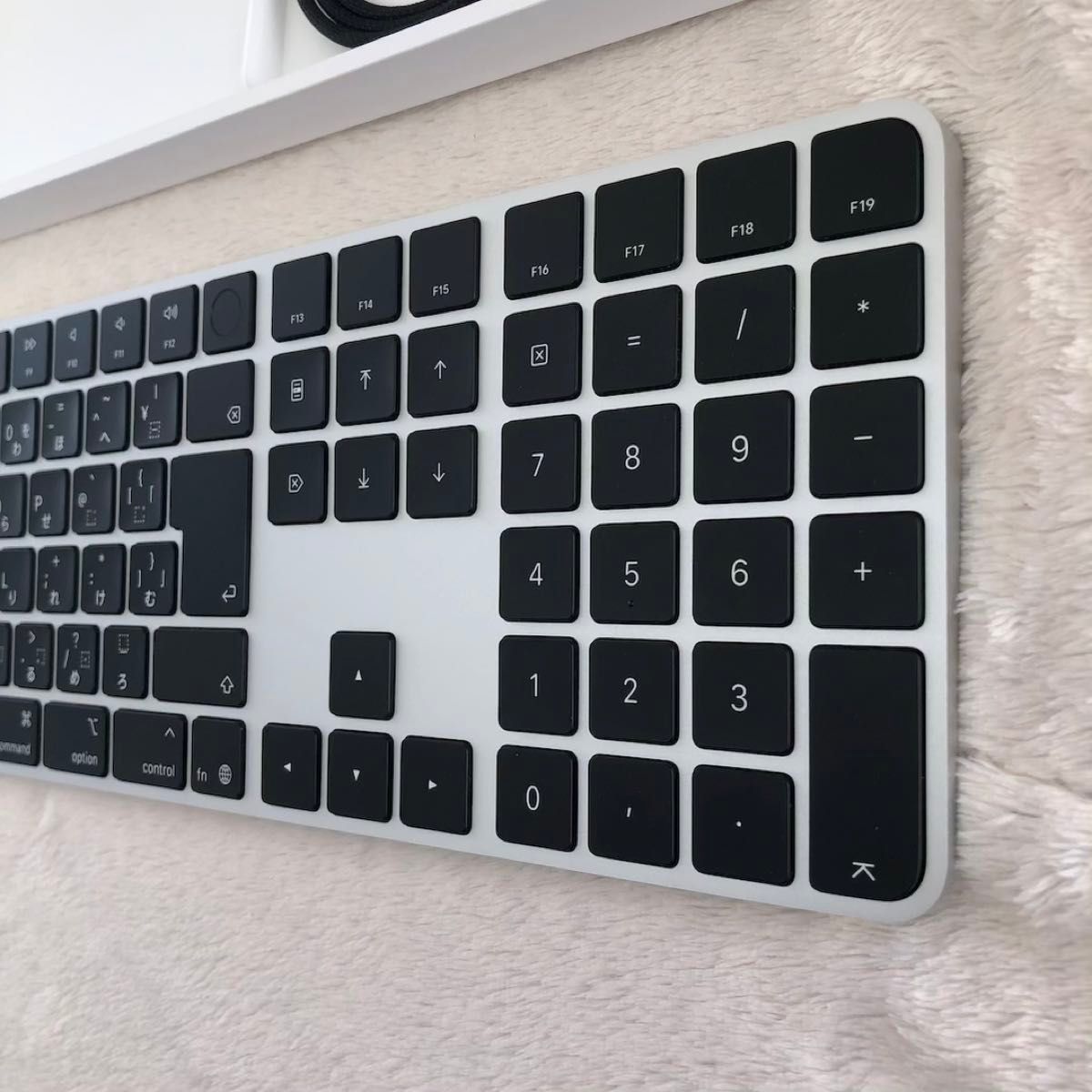 最新ブラックモデル USB-C Apple Magic Keyboard 純正 最新ブラックモデル USB-C Apple Magic Keyboard 純正