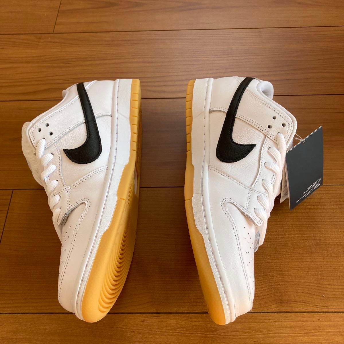 NIKE Dunk SB Low Pro ブラック ホワイト ガムソール 新品 NIKE Dunk SB Low Pro ブラック ホワイト ガムソール 新品