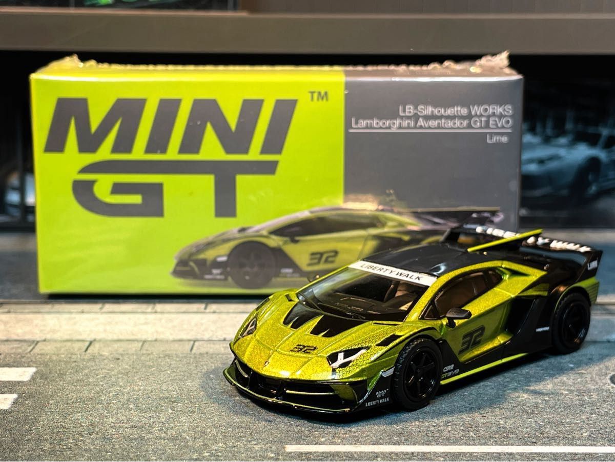MINI GT 1/64 リバティーウォーク ランボルギーニ アヴェン MINI GT 1/64 リバティーウォーク ランボルギーニ アヴェン