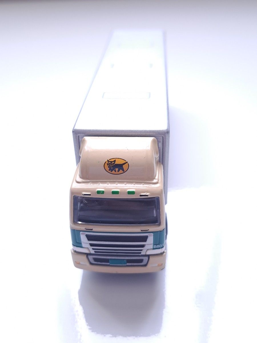 非売品】クロネコヤマト 宅急便 大型トラック10t車 ミニカー 非売品】クロネコヤマト 宅急便 大型トラック10t車 ミニカー