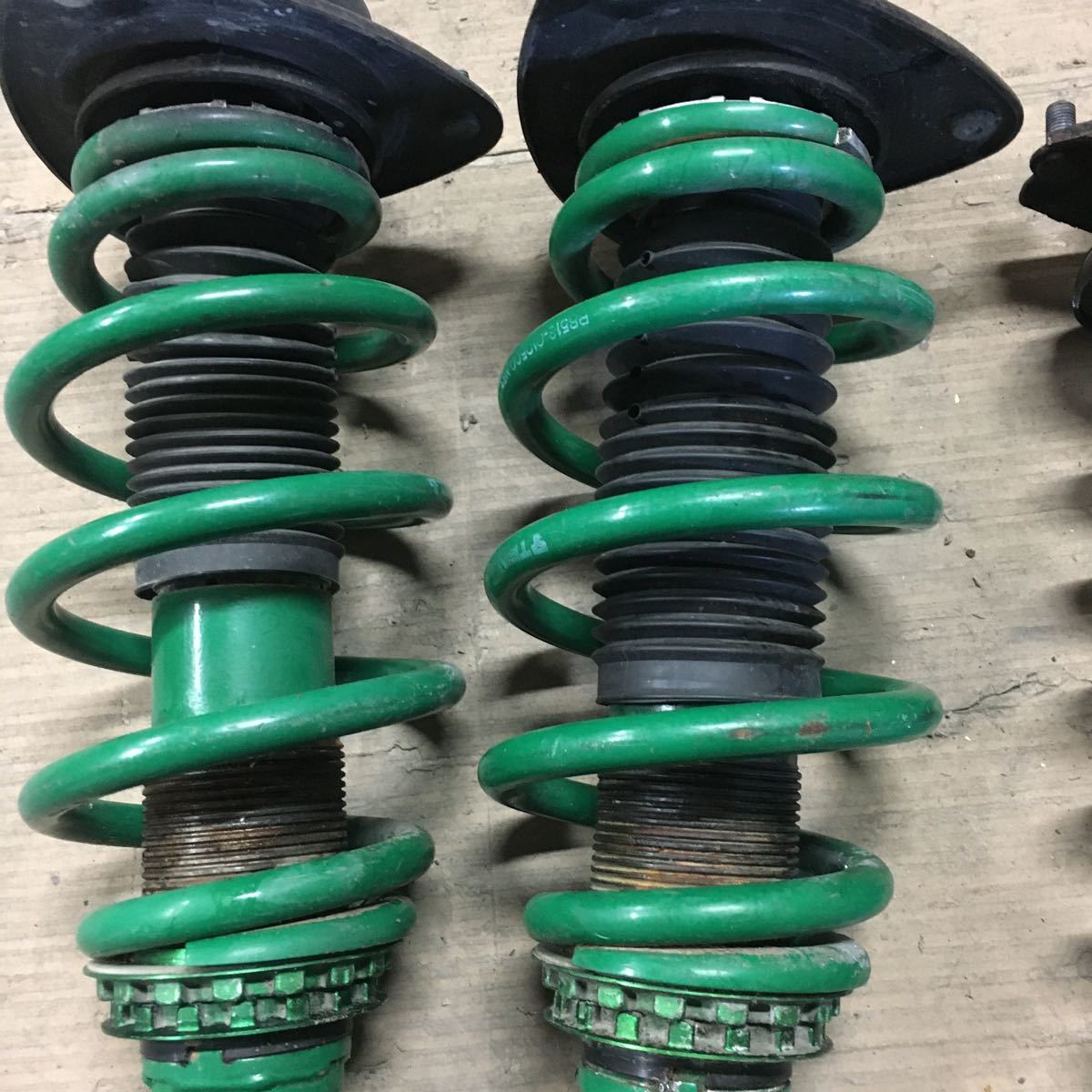 ヤフオク 送料無料 Tein ストリート Basis ネジ式 車高調 ヤフオク 送料無料 Tein ストリート Basis ネジ式 車高調