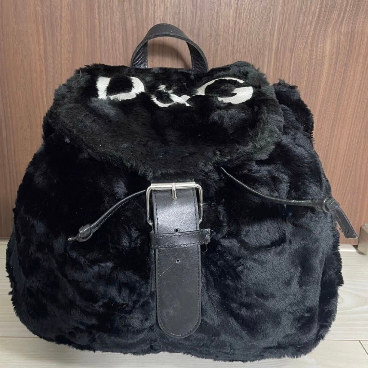 美品 ドルチェ&ガッバーナ Dolce&Gabbana ファー リュック ロゴ 美品 ドルチェ&ガッバーナ Dolce&Gabbana ファー リュック ロゴ