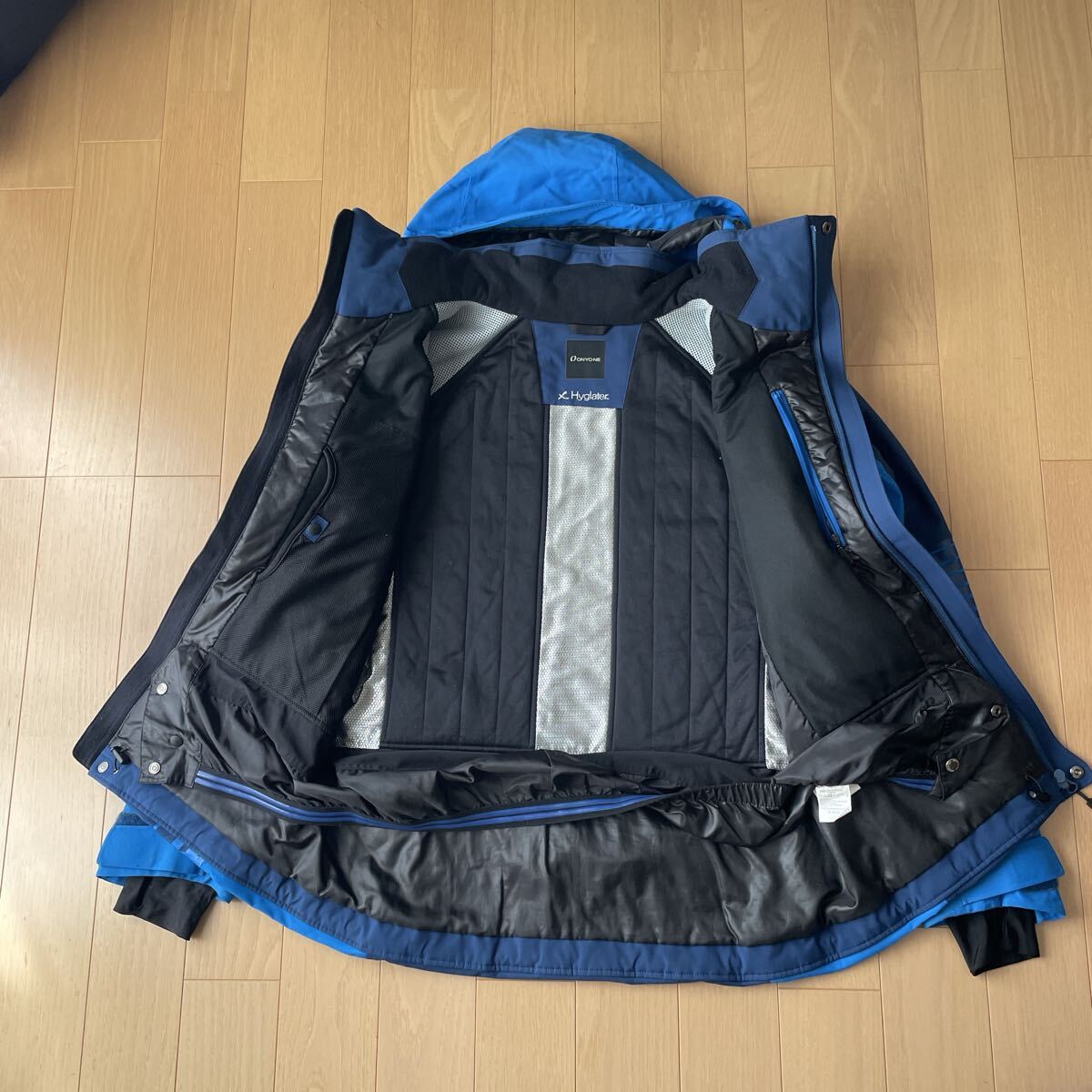 15232円 お値引き交渉歓迎 オンヨネ ONYONE スキーウェア デモ 15232円 お値引き交渉歓迎 オンヨネ ONYONE スキーウェア デモ