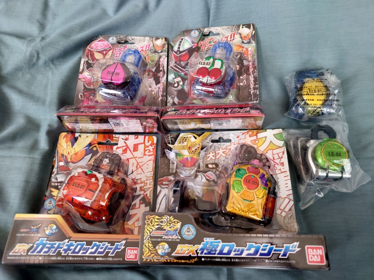 本物の 仮面ライダー鎧武 DX ピーチ 極 カチドキ 金&銀のリンゴ 仮面ライダー