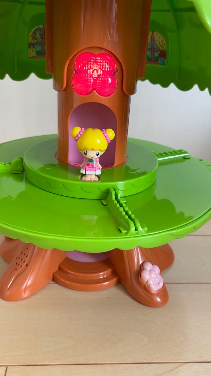 少々難あり タカラトミー おしゃべりコレクション こえだちゃんと木のおうち こえだちゃんファミリー 家具・家電付き