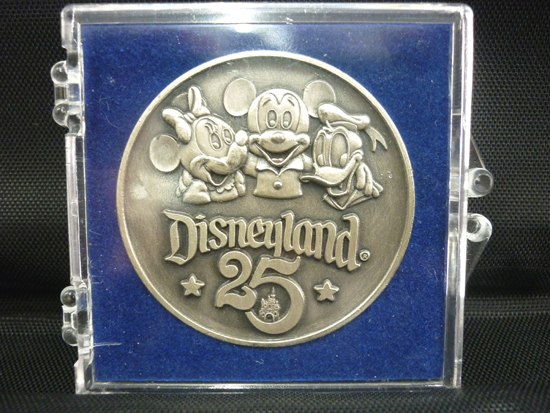 ヤフオク Disneyland ディズニーランド 25周年記念メダル ヤフオク Disneyland ディズニーランド 25周年記念メダル