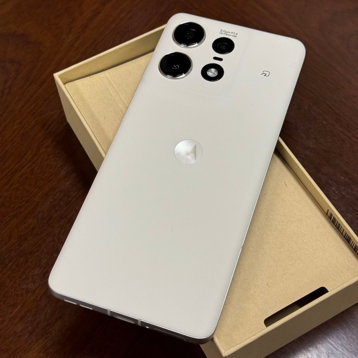 未使用】motorola edge 50s pro バニラクリーム 白 モトローラ 未使用】motorola edge 50s pro バニラクリーム 白 モトローラ