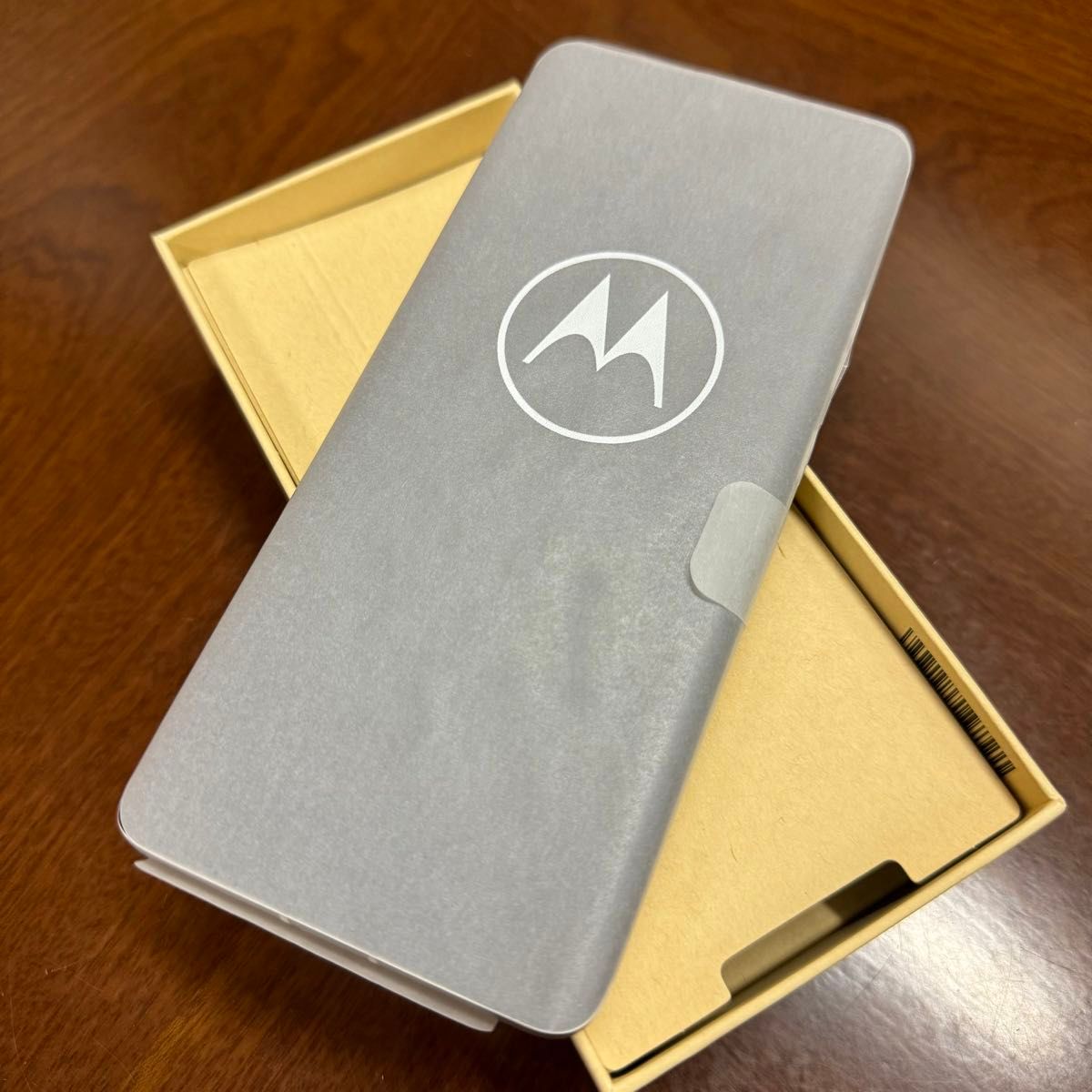 未使用】motorola edge 50s pro バニラクリーム 白 モトローラ 未使用】motorola edge 50s pro バニラクリーム 白 モトローラ