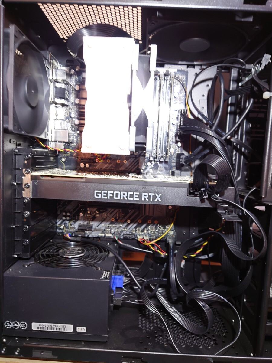 ゲーミングPC RTX2080 intel Core i9 9900K 16GB SSD搭載 ゲーミングPC RTX2080 intel Core i9 9900K 16GB SSD搭載