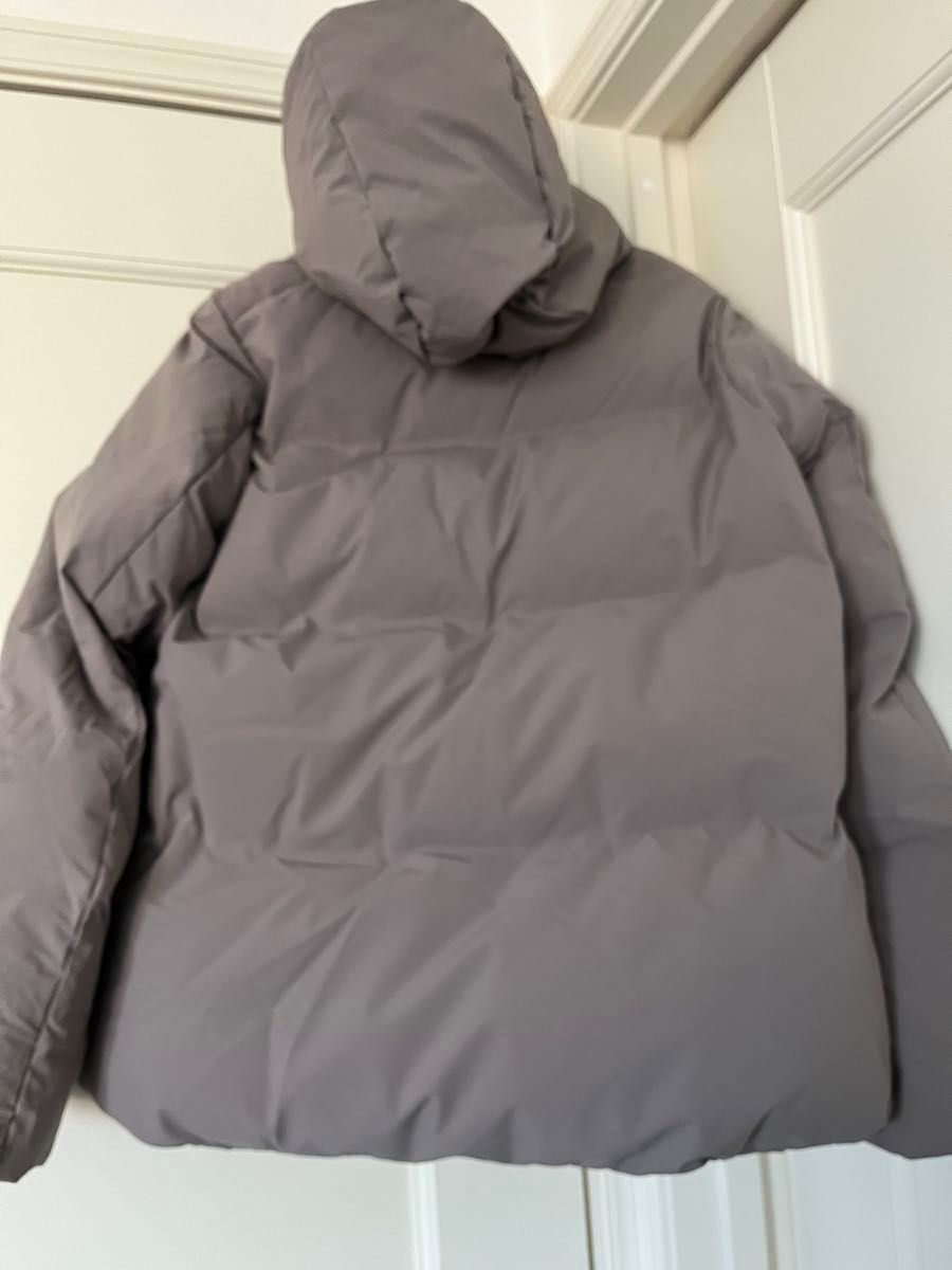 UNIQLOユニクロ シームレスダウン ジャケット グレー Mサイズ UNIQLOユニクロ シームレスダウン ジャケット グレー Mサイズ