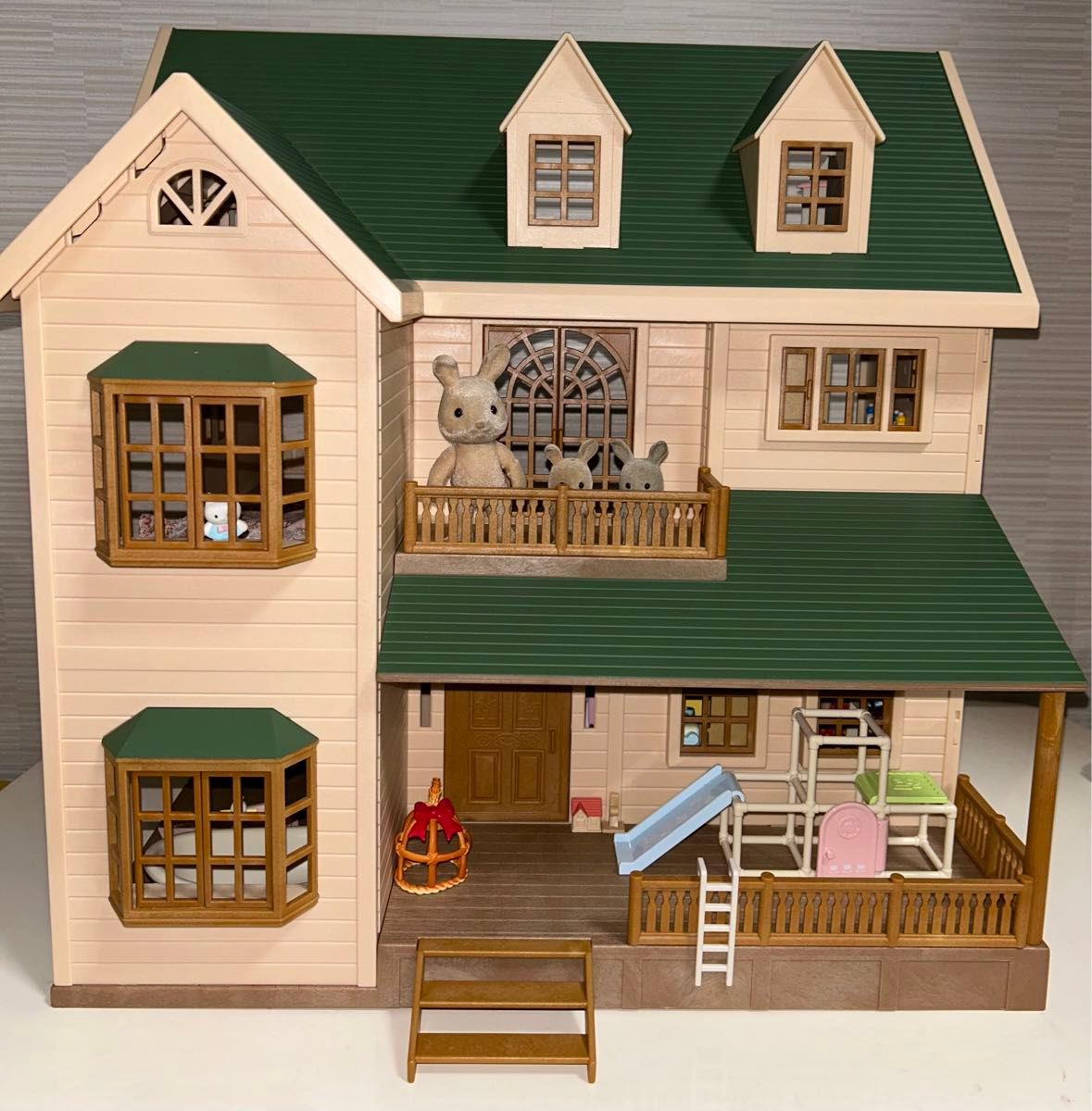 廃盤」シルバニアファミリー緑の丘のすてきなお家 +家具+