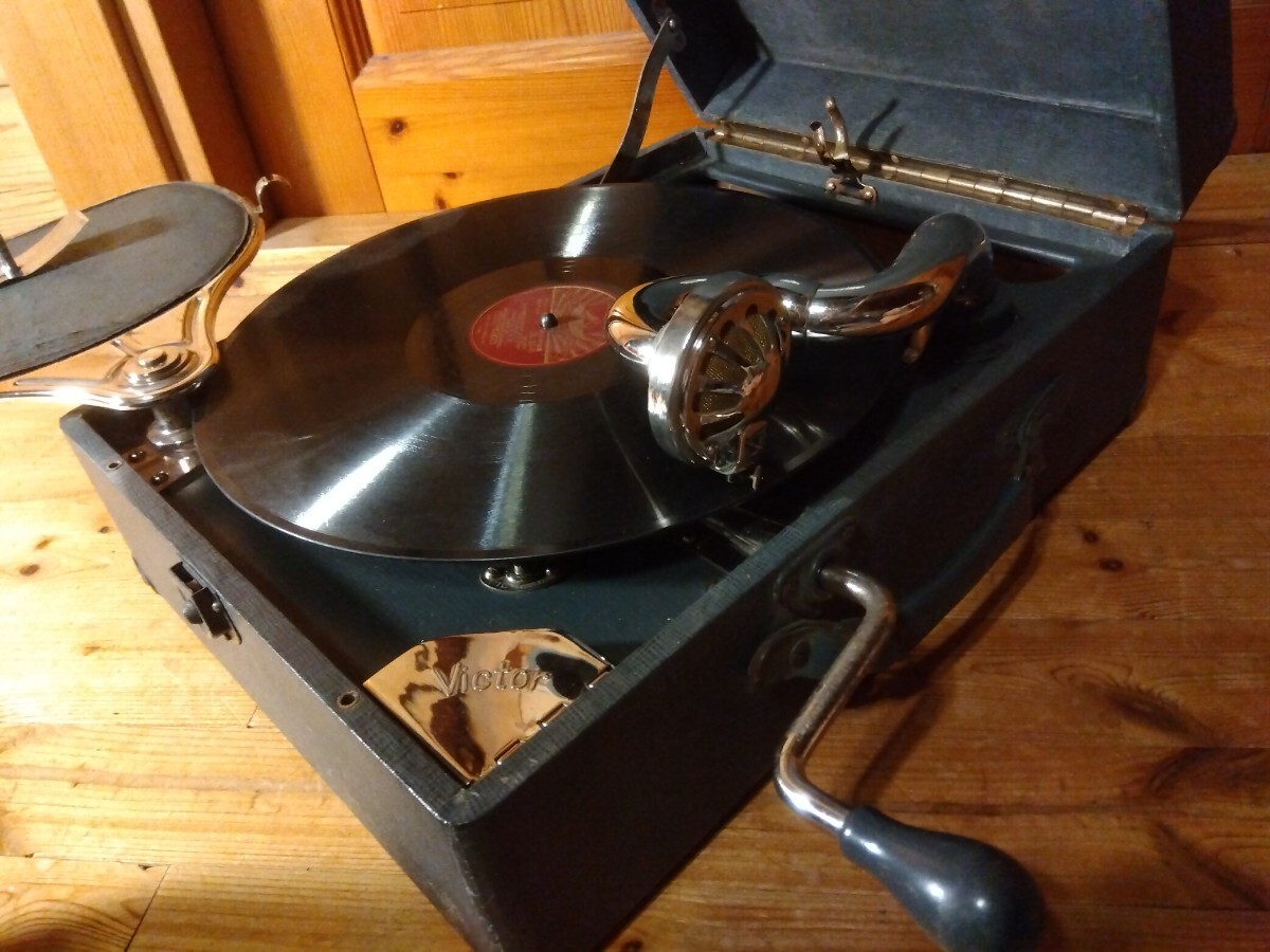 昭和レトロな蓄音機Victor(HMV/His Master's Voice)Victrola 昭和レトロな蓄音機Victor(HMV/His Master's Voice)Victrola