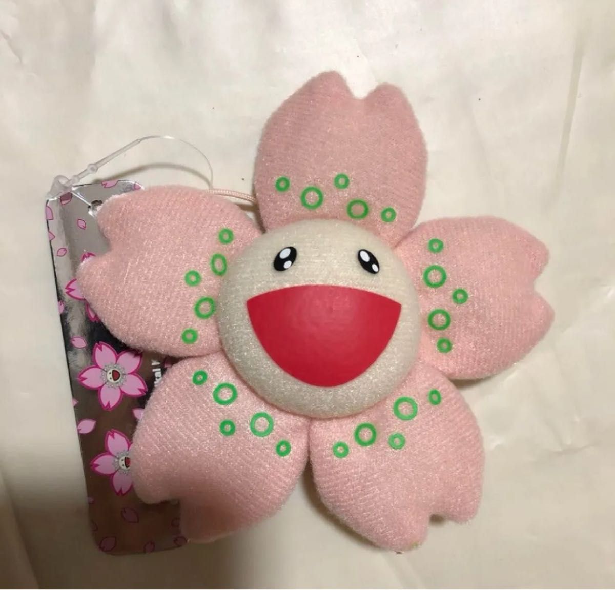新品 村上隆 カイカイキキ ふるさと納税限定 さくらキーホルダー 新品 村上隆 カイカイキキ ふるさと納税限定 さくらキーホルダー