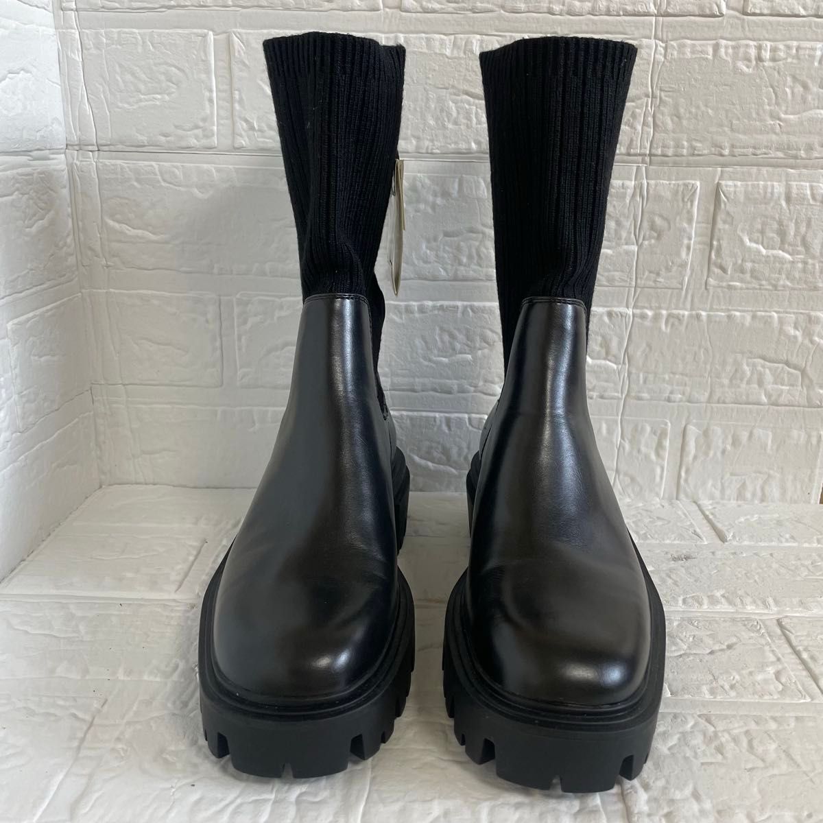 新品 ZARA トラックソール付き ソックススタイルアンクルブーツ 新品 ZARA トラックソール付き ソックススタイルアンクルブーツ