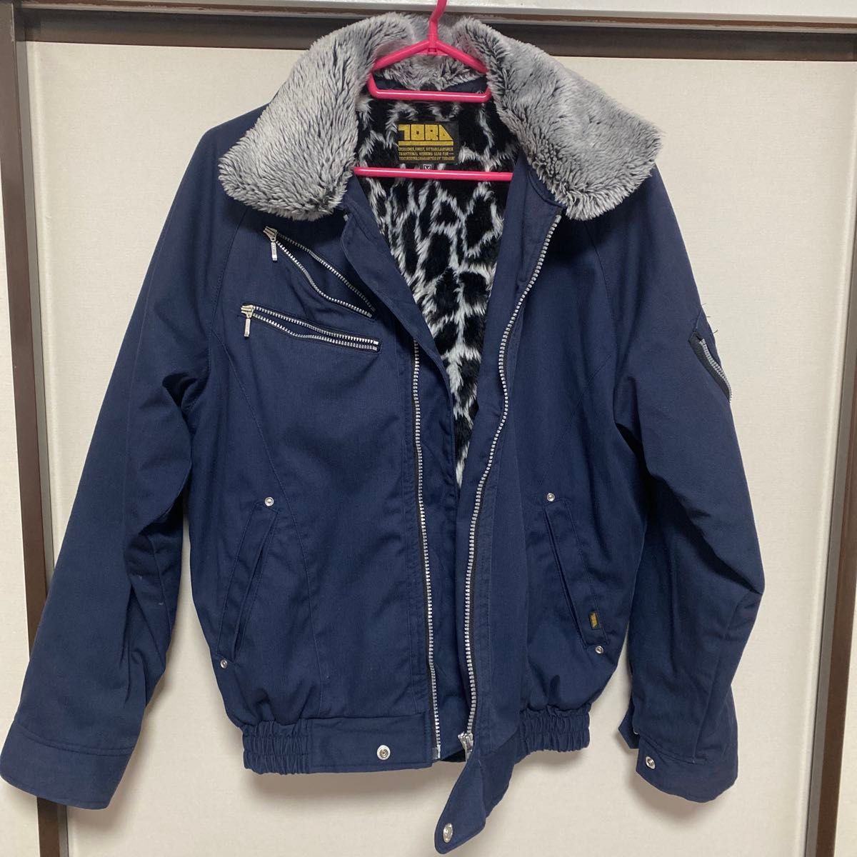 TORAICHI ファー付きネイビードカジャン Mサイズ TORAICHI ファー付きネイビードカジャンMサイズ