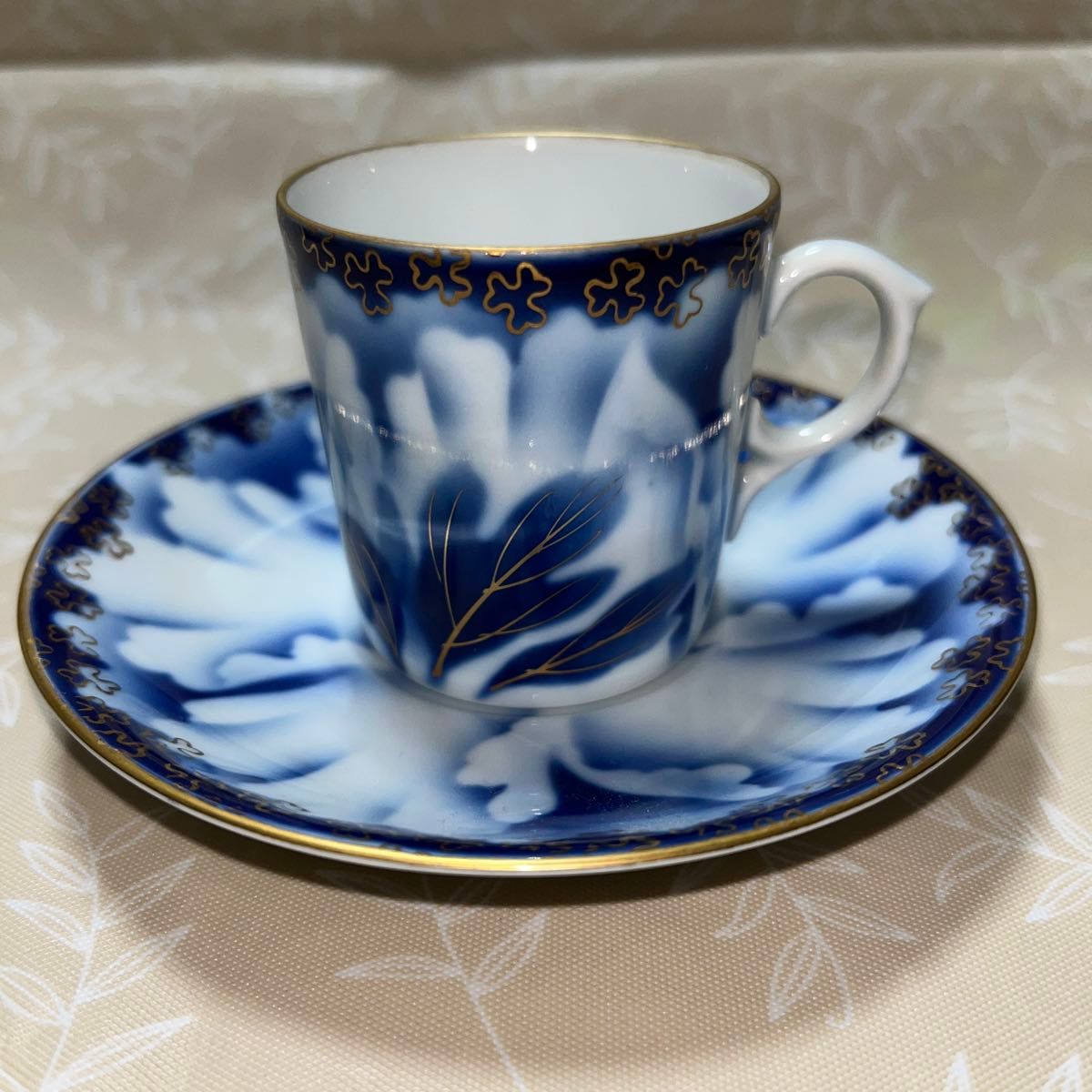深川製磁 牡丹金ミル デミタス カップ&ソーサー 花柄 金彩 深川製磁 牡丹金ミル デミタス カップ&ソーサー 花柄 金彩