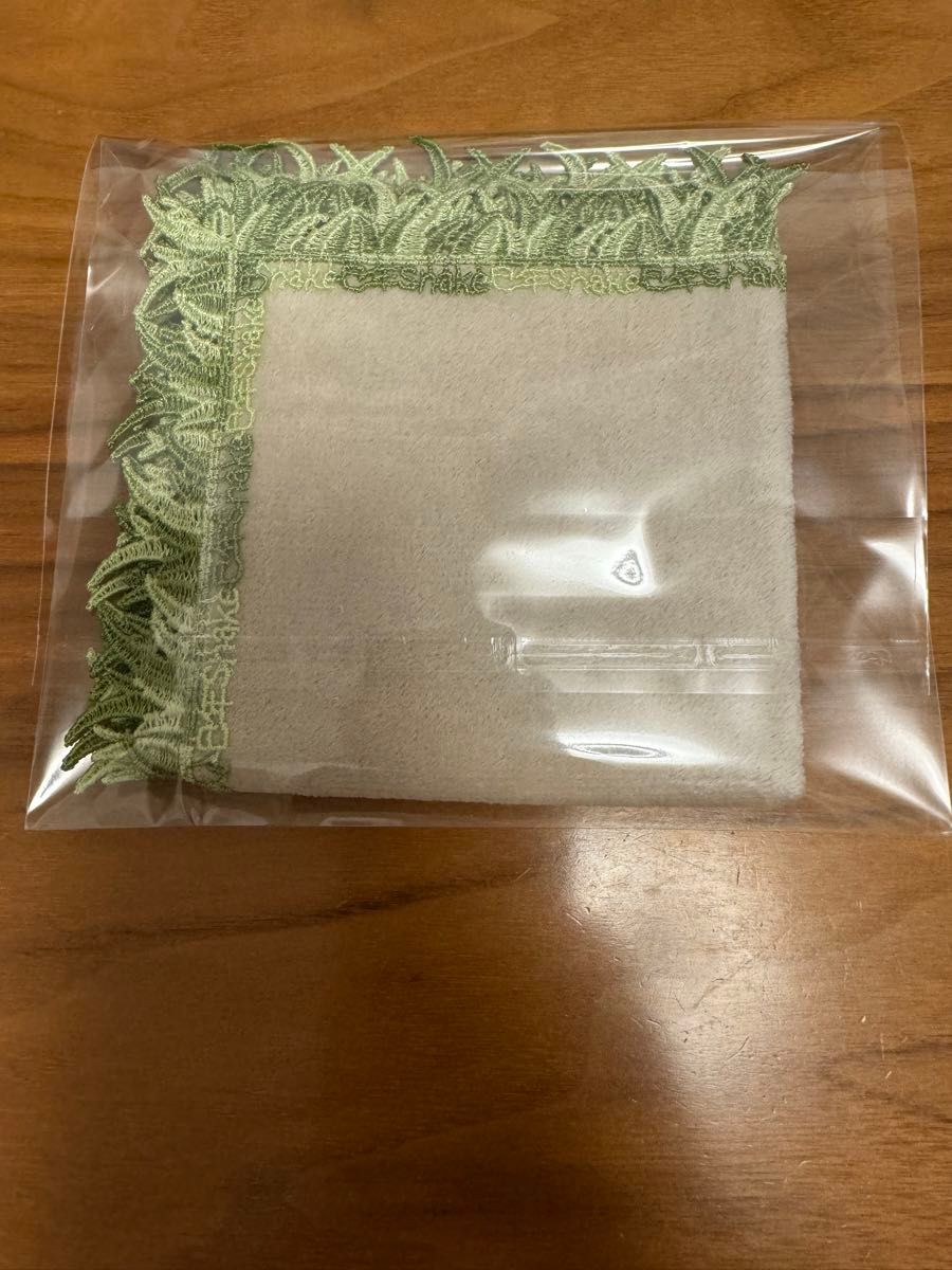新品・未使用品】近沢レース店 タオルハンカチ 巳年 蛇 へび 新品・未使用品】近沢レース店 タオルハンカチ 巳年 蛇 へび