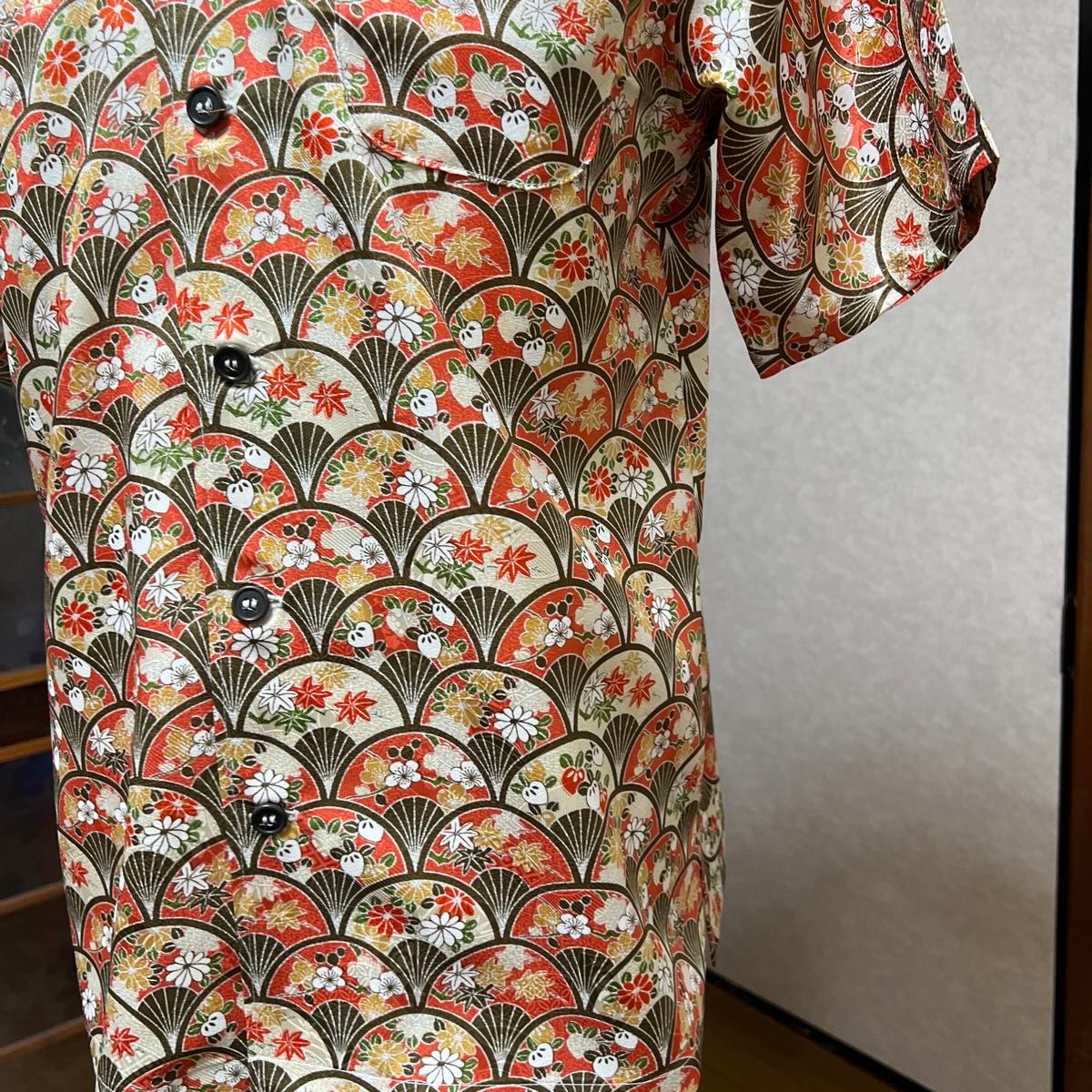 アロハシャツ 花柄 半袖 シャツ 着物リメイク M寸|Yahoo!フリマ アロハシャツ 花柄 半袖 シャツ 着物リメイク M寸|Yahoo!フリマ