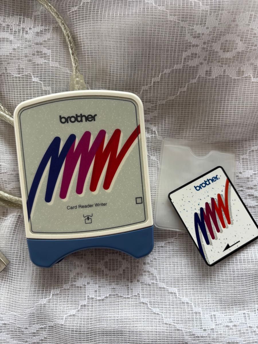ブラザー 刺しゅうミシン用 USB カードリーダー 兼 カード ブラザー 刺しゅうミシン用 USB カードリーダー 兼 カード