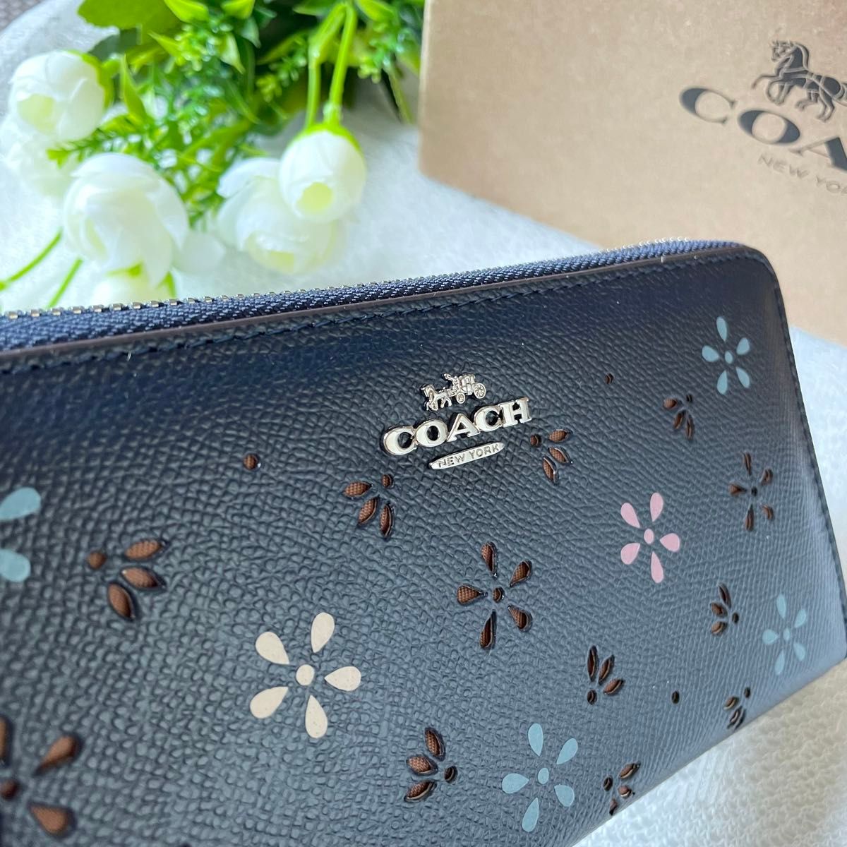コーチ 長財布 COACH 財布 花柄 シグネチャー ネイビー色 女性 コーチ 長財布 COACH 財布 花柄 シグネチャー ネイビー色 女性