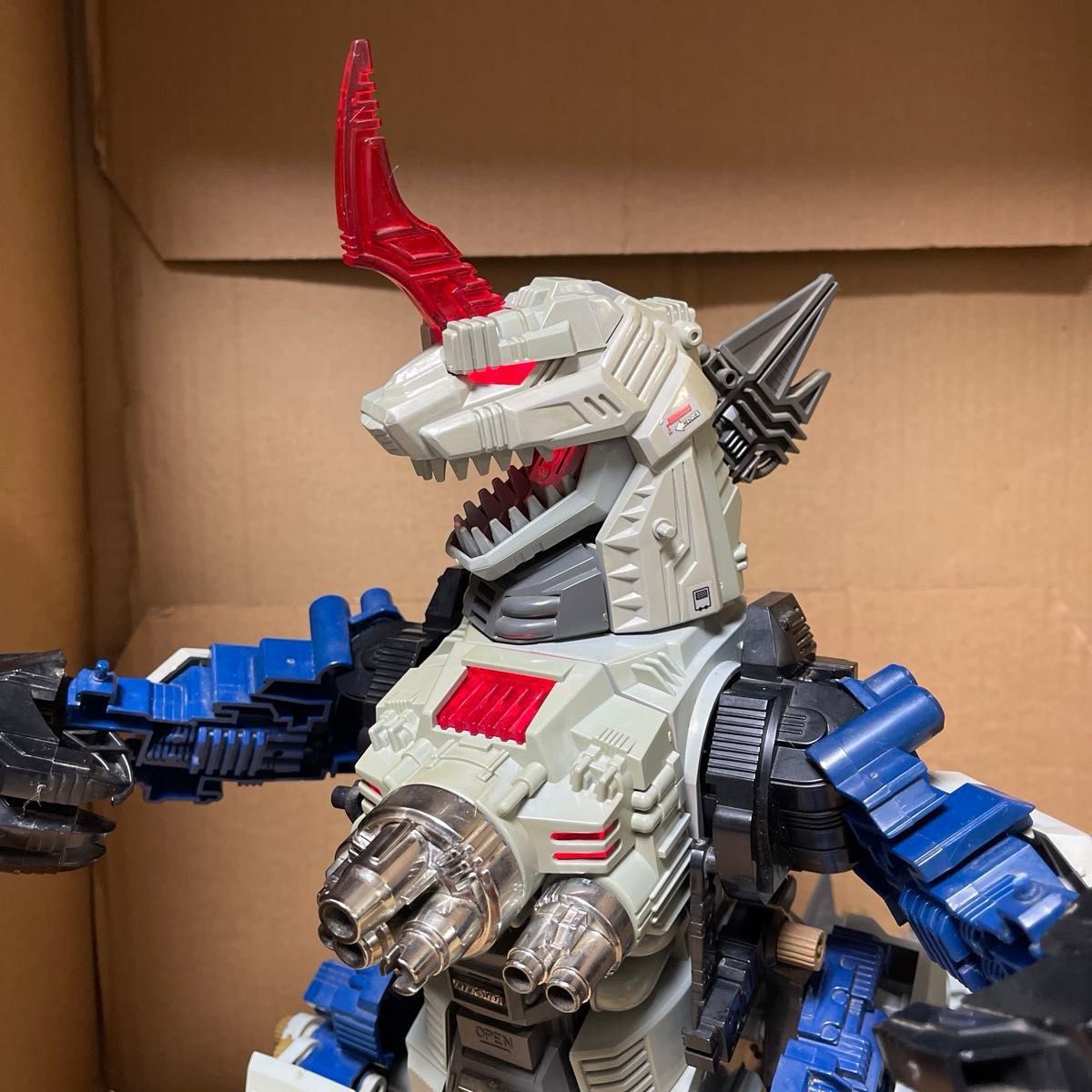 メカ生体ゾイド【キングゴジュラス(ティラノサウルス型)】組立 メカ生体ゾイド【キングゴジュラス(ティラノサウルス型)】組立
