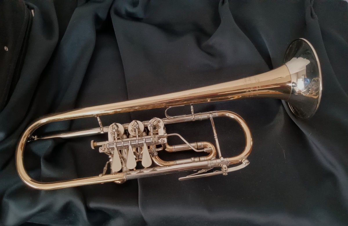 中古 KARL MONNICH カール メーニッヒ ロータリートランペットBb 中古 KARL MONNICH カール メーニッヒ ロータリートランペットBb