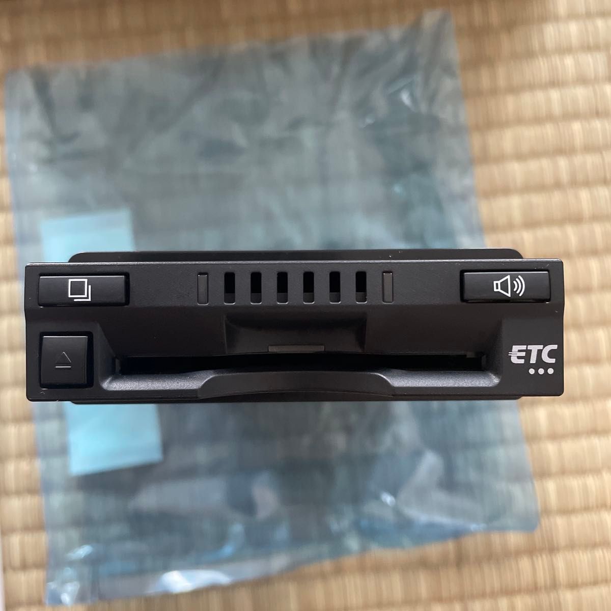 新品 未使用 トヨタ純正 ETC車載器 ビルトインタイプ 08685 新品 未使用 トヨタ純正 ETC車載器 ビルトインタイプ 08685