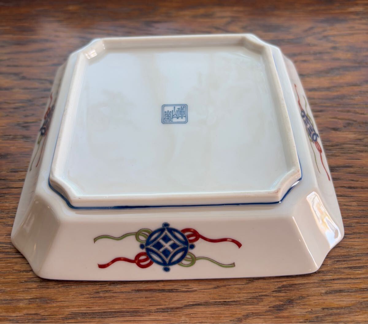 庫山窯 金彩古伊万里写 色絵山水四方角皿 1客 美濃焼 前畑陶器 庫山窯 金彩古伊万里写 色絵山水四方角皿 1客 美濃焼 前畑陶器