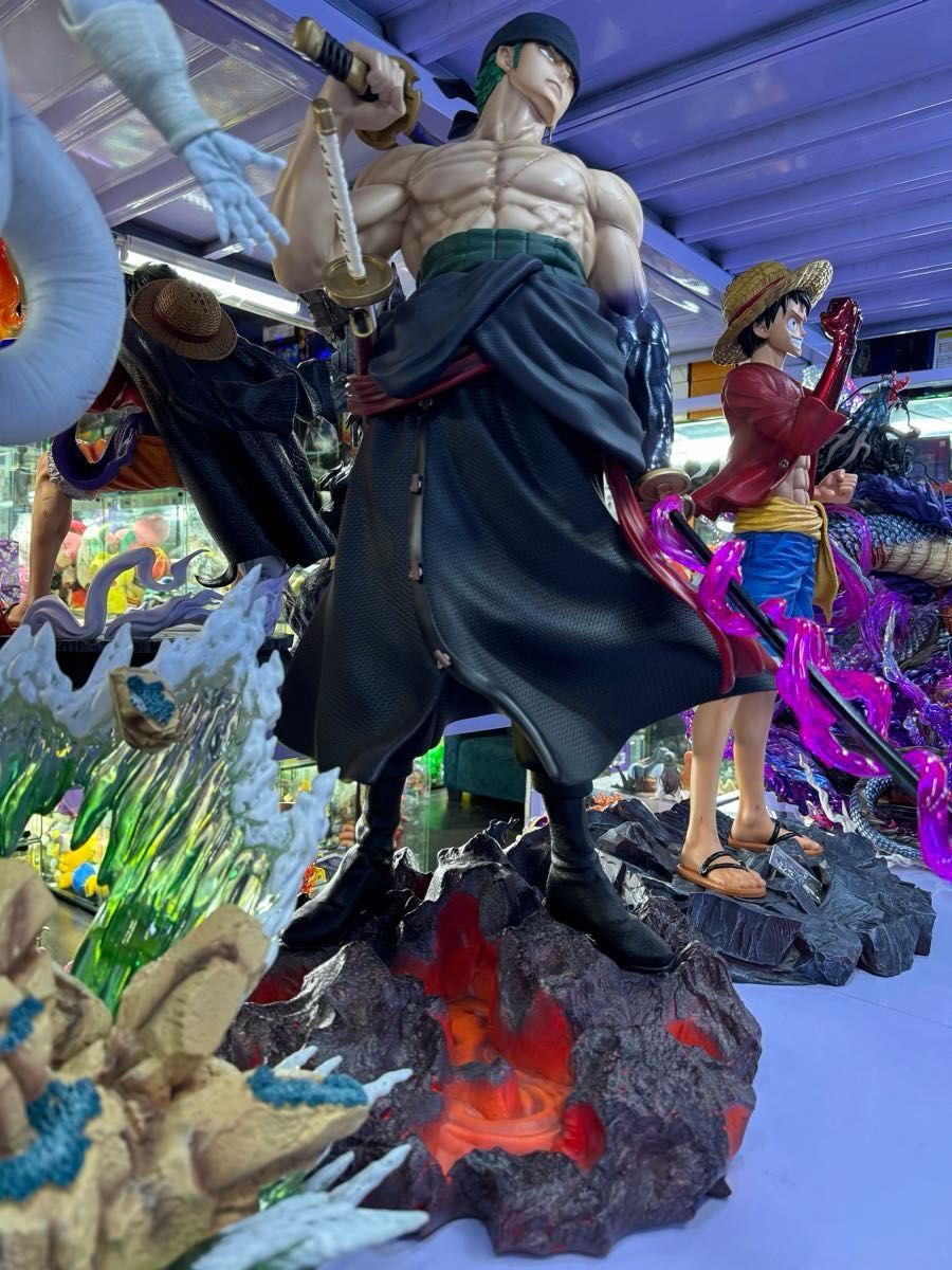 ワンピース】ゾロ 超特大71cm ガレージキットフィギュア ワンピース】ゾロ 超特大71cm ガレージキットフィギュア
