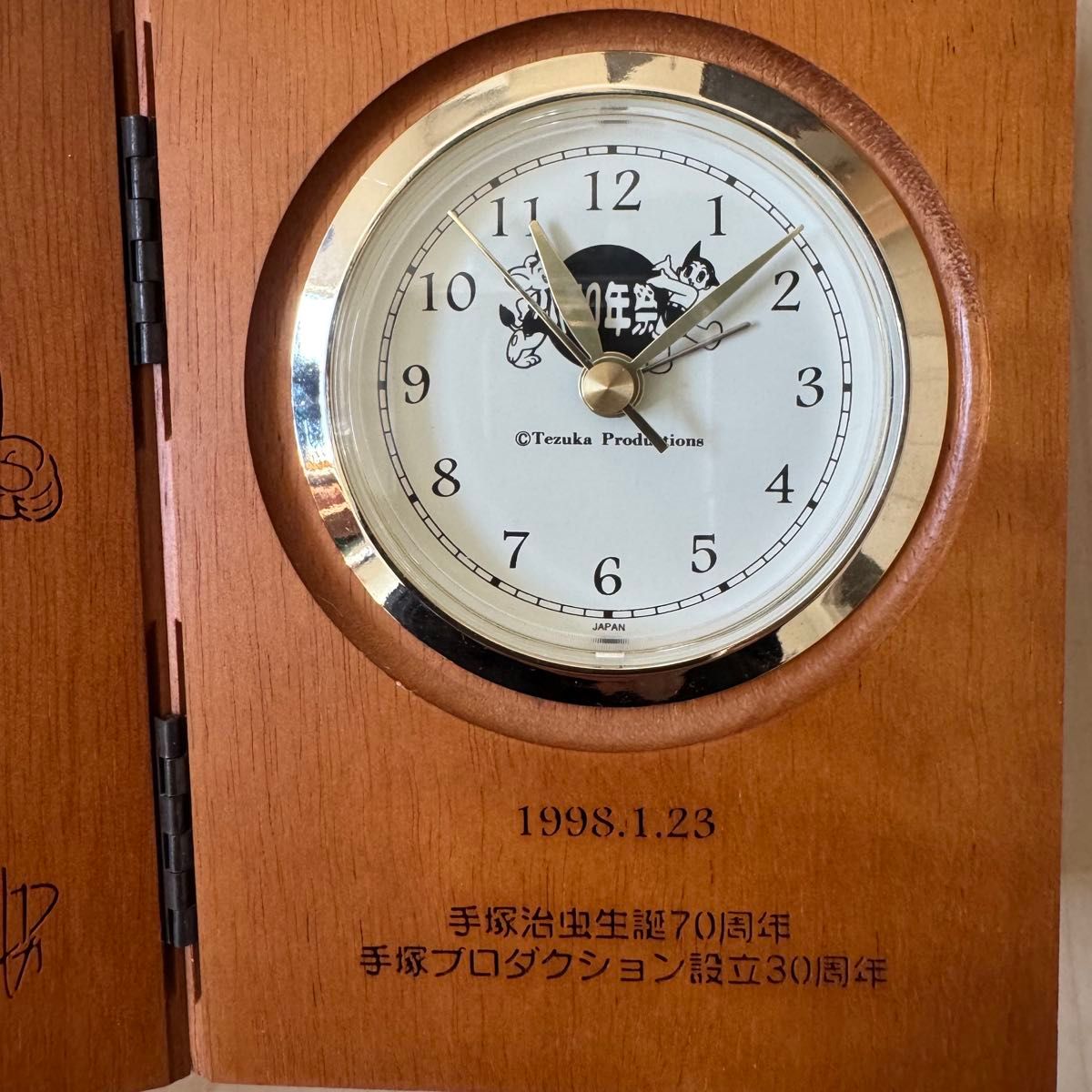 手塚治虫 70周年 手塚プロダクション設立30周年 記念置時計 手塚治虫 70周年 手塚プロダクション設立30周年 記念置時計