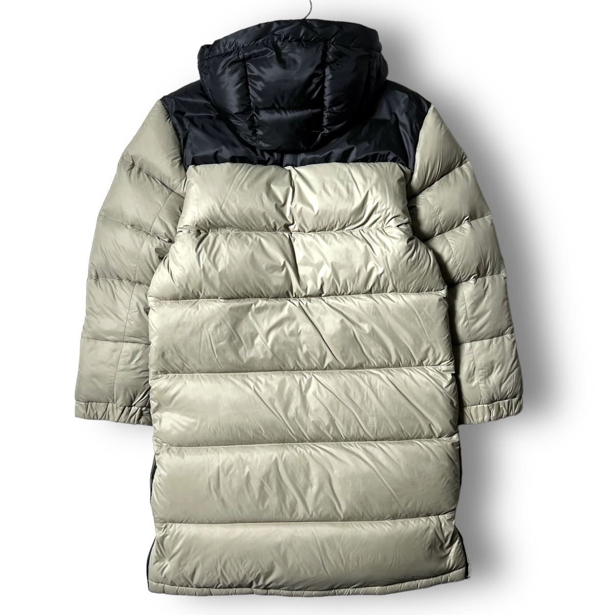 新品 mont-bell モンベル 定価4.4万 撥水防風 EXグースダウン 新品 mont-bell モンベル 定価4.4万 撥水防風 EXグースダウン
