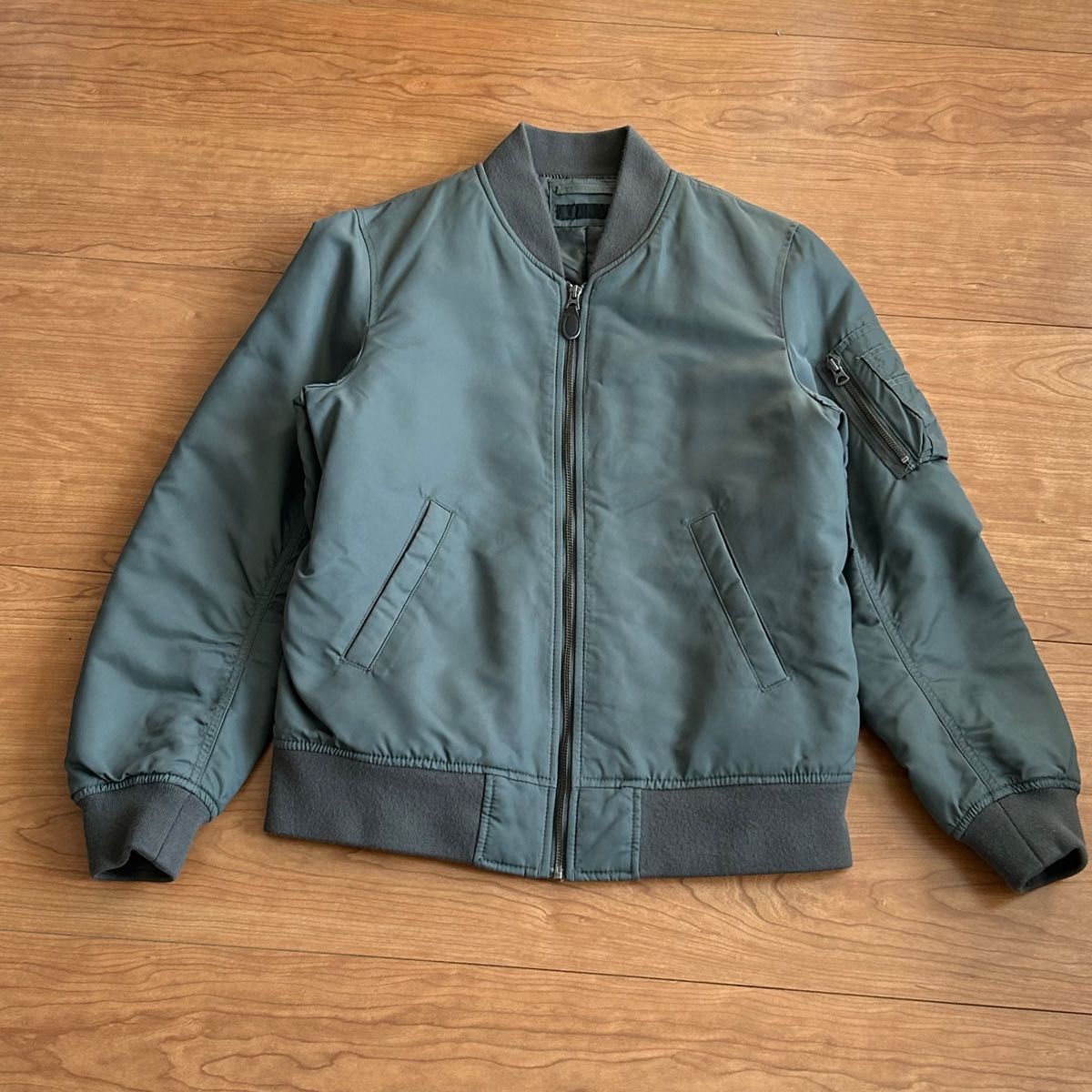 DIESEL MA-1ジャケット オリーブ色 diesel ディーゼル オリーブグリーン レザー MA-1 ジャケット