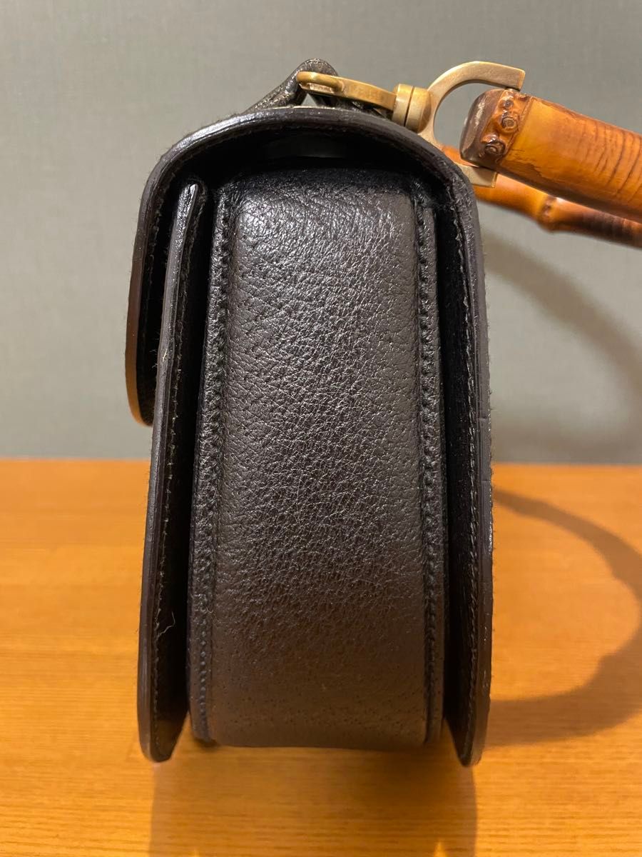 GUCCI グッチ バンブー ターンロック カーフ レザー GUCCI グッチ バンブー ターンロック カーフ レザー